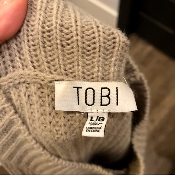 TOBI Sweater Dress - Picture 2 of 3